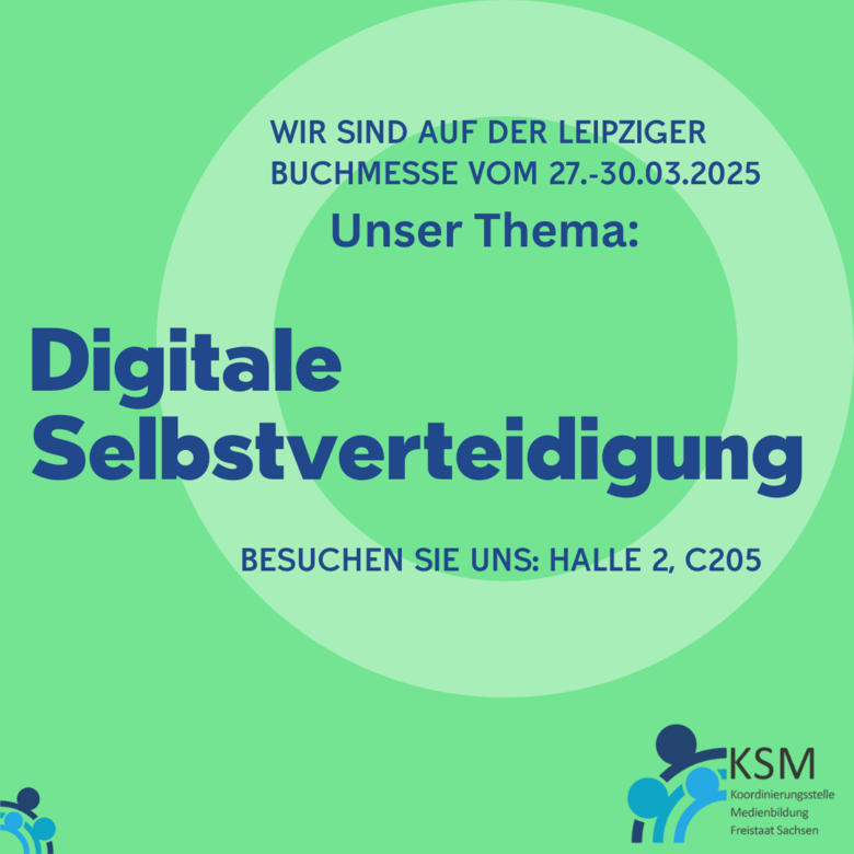 Ein quadratisches Bild mit neonfarbenen Klebezetteln. Oben links befindet sich ein violetter Zettel mit dem Text: "Fördersprechstunde für medienpädagogische Projekte". Unten links ist ein pinker Zettel mit dem Text: "am 7. Mai, von 10 - 11 Uhr"